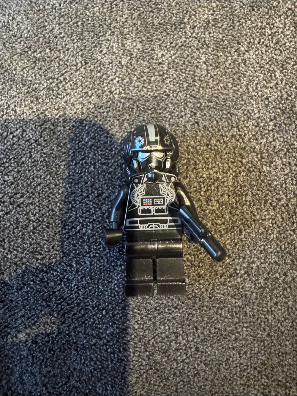 Lego Imperial V-wing Pilot 7915 Star
Wars Legends Minifigure